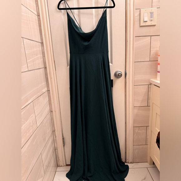 Lulus Dresses & Skirts - Emerald green dress